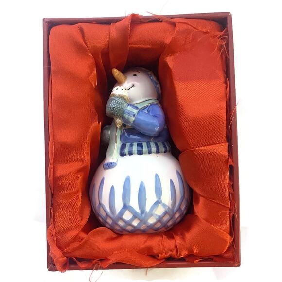 Waterford Holiday Heirlooms Lismore Lyle Bell Snowman With Cone 2005 4.5" - Picture 13 of 13